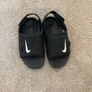 Toddler Boys Nike Sandals size 8C